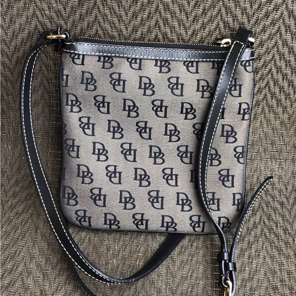 Dooney & Bourke Gray/Black Monogrammed Denim Letter Carrier Crossbody Bag - Picture 2 of 8